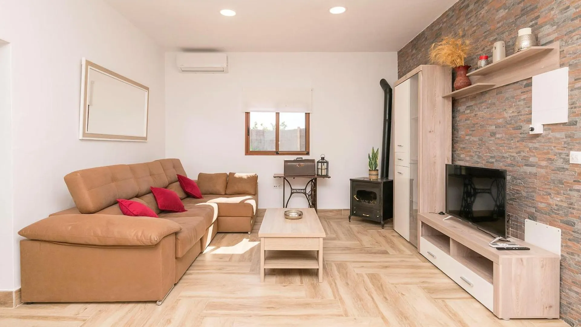 Casa Roja Villa El Soto