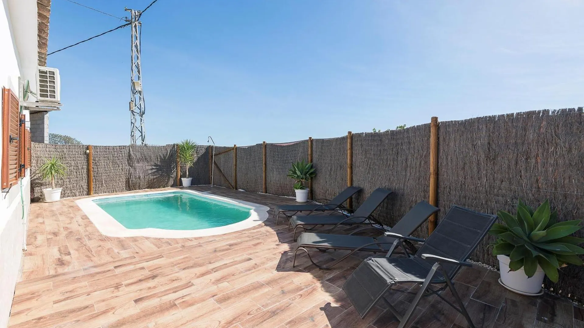 Casa Roja Villa El Soto
