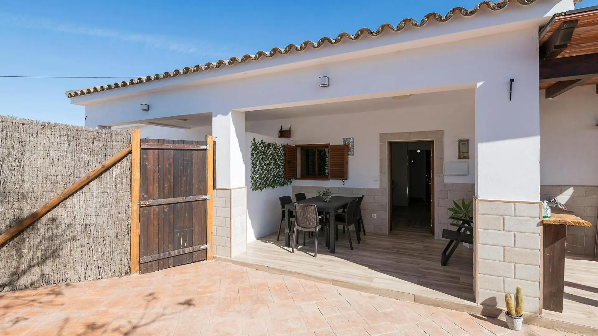 Casa Roja Villa El Soto