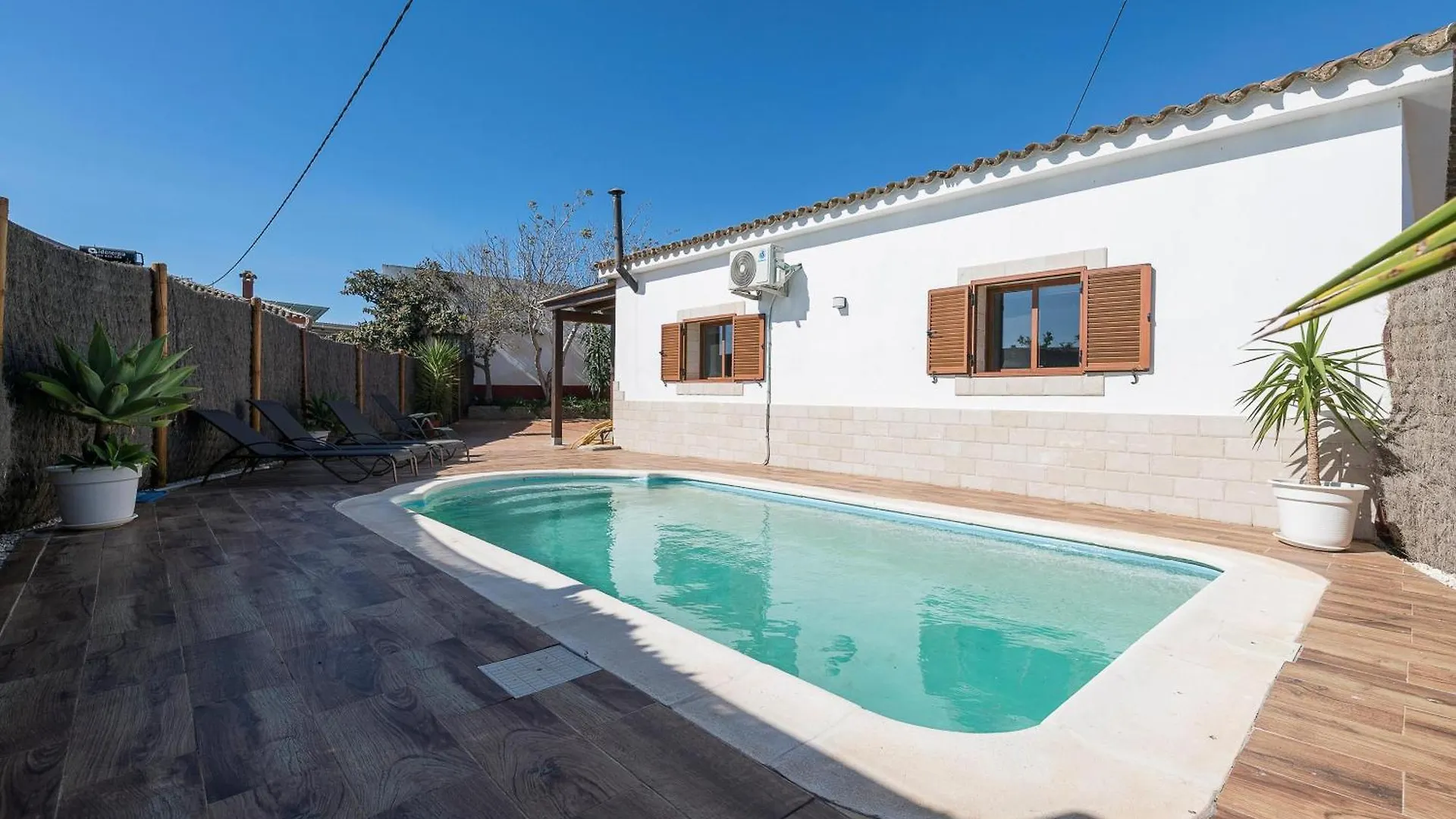 Casa Roja Villa El Soto